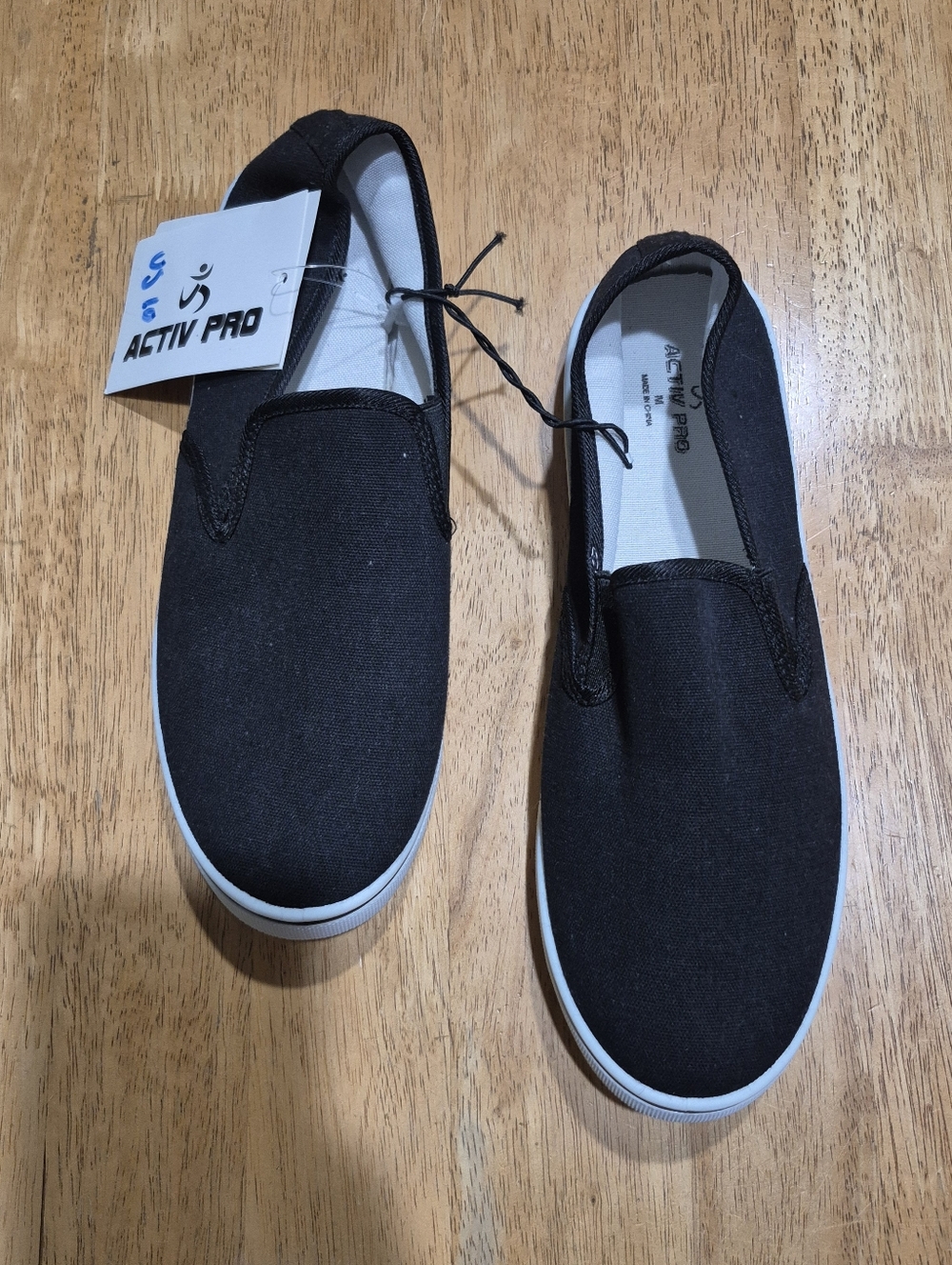NWT Activ Pro Slip-On Black And White Canvas Shoes